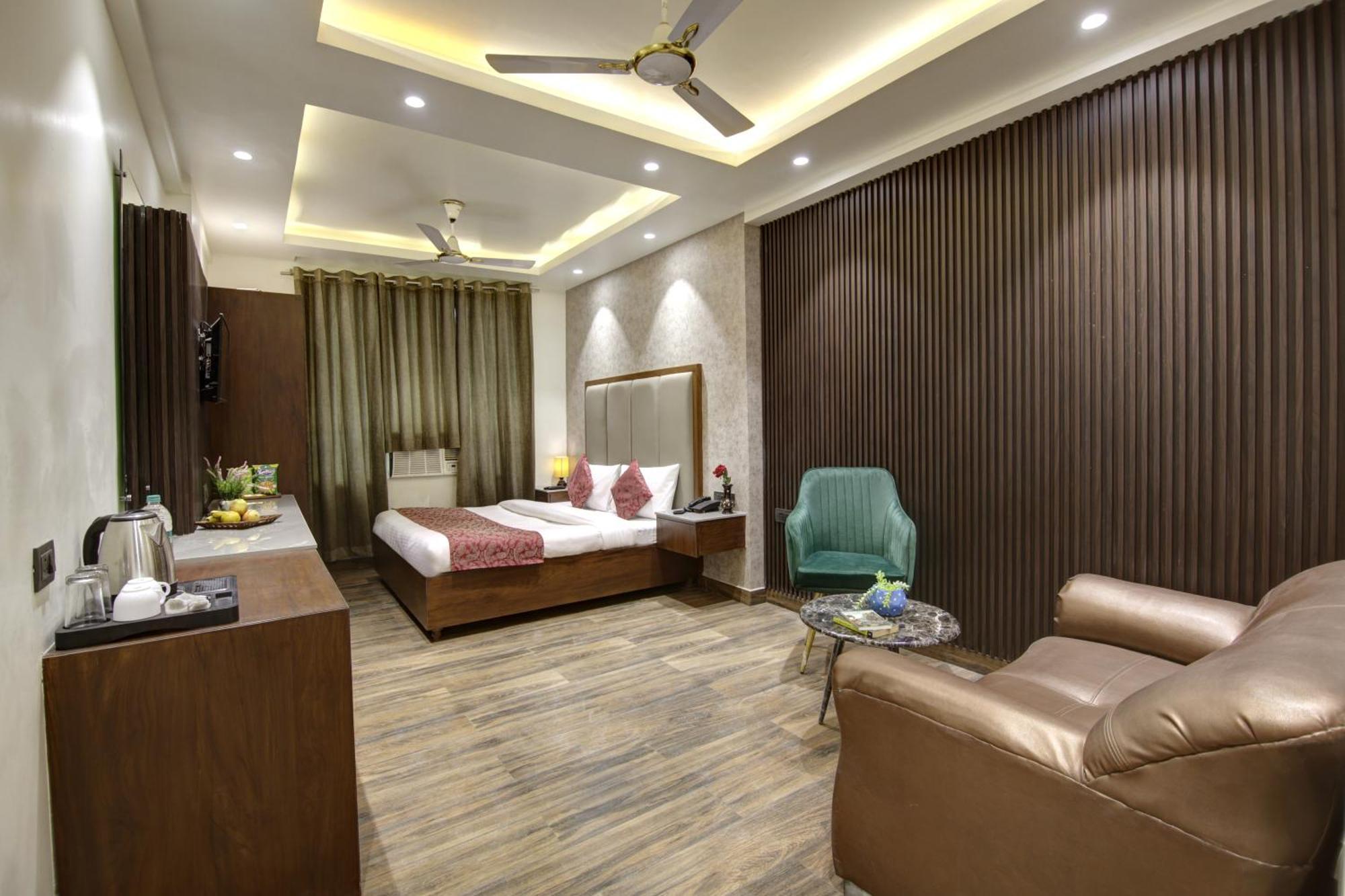 Hotel Kashish Plaza - 5 Mins From Metro Station Delhi  Exterior photo