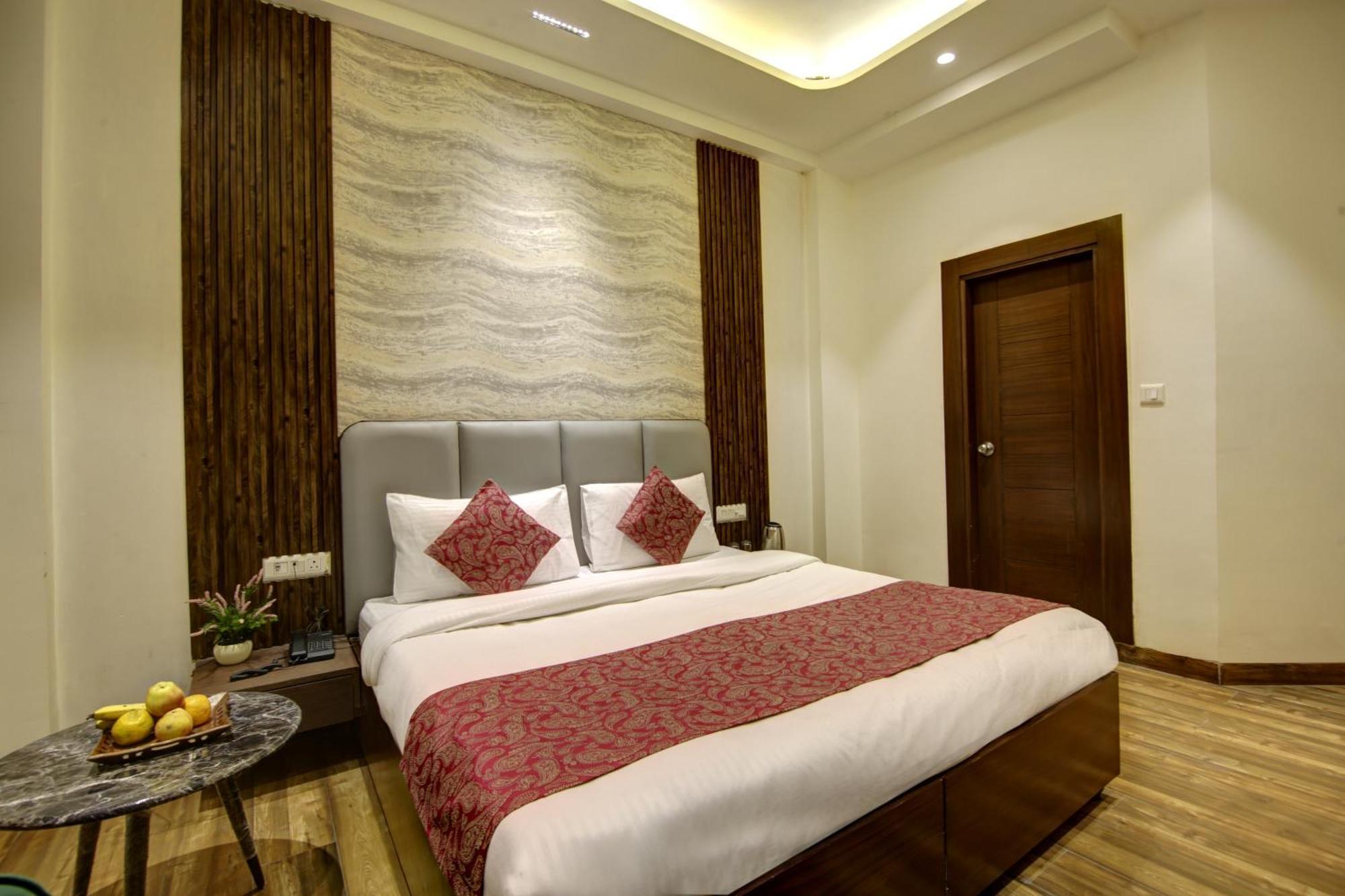 Hotel Kashish Plaza - 5 Mins From Metro Station Delhi  Exterior photo