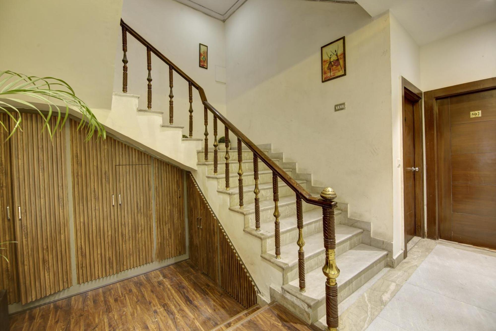 Hotel Kashish Plaza - 5 Mins From Metro Station Delhi  Exterior photo
