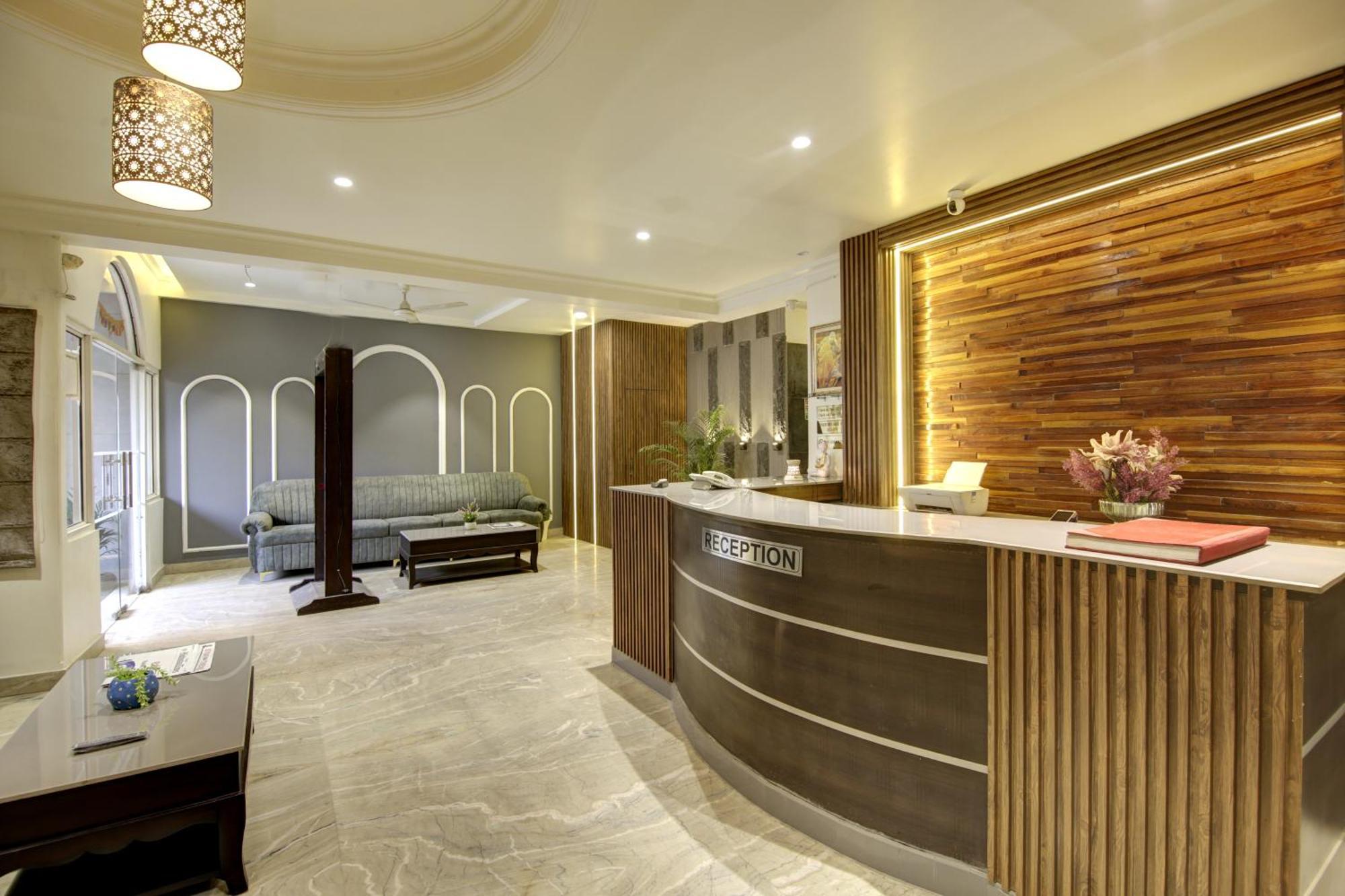 Hotel Kashish Plaza - 5 Mins From Metro Station Delhi  Exterior photo
