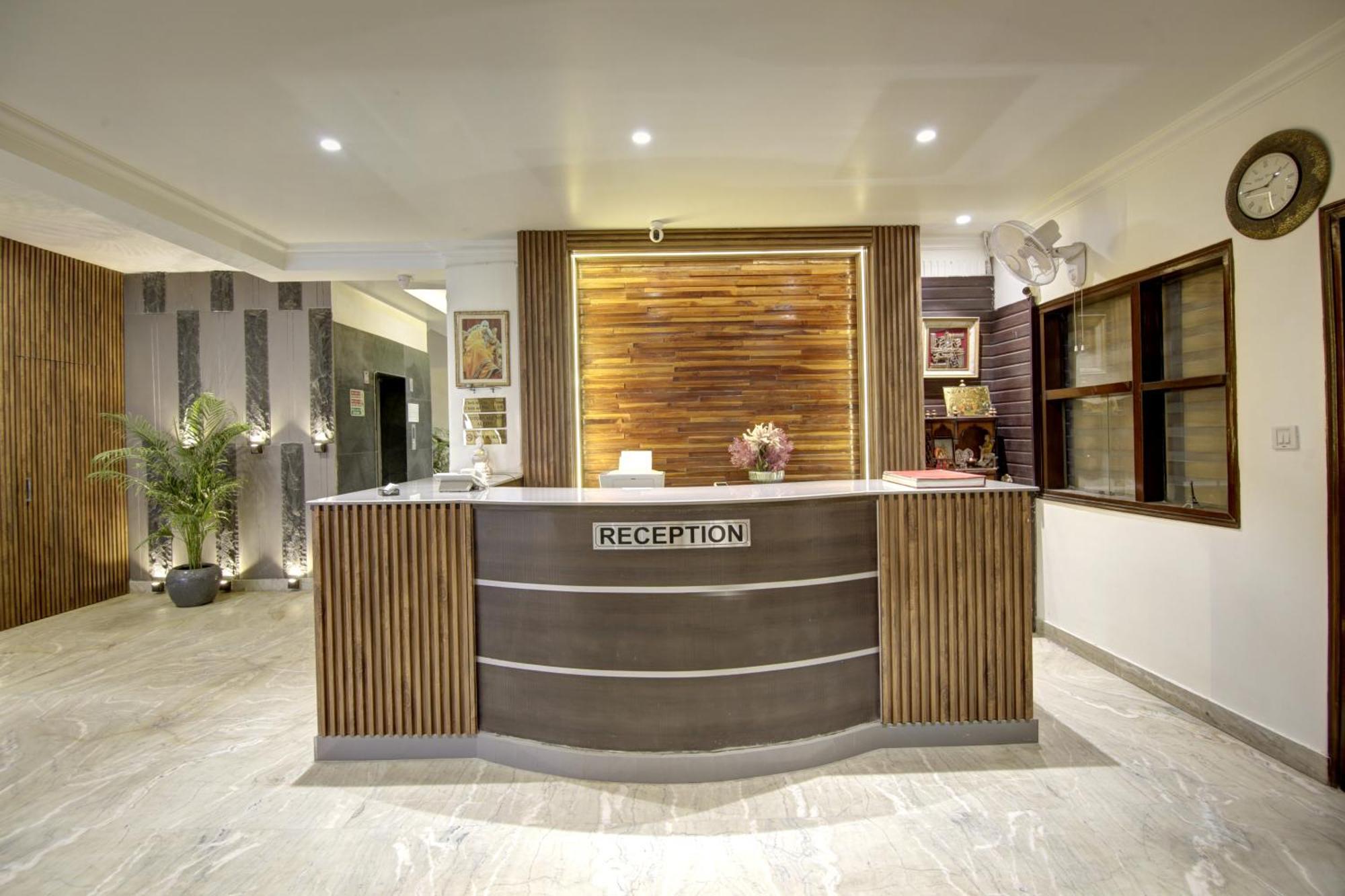 Hotel Kashish Plaza - 5 Mins From Metro Station Delhi  Exterior photo