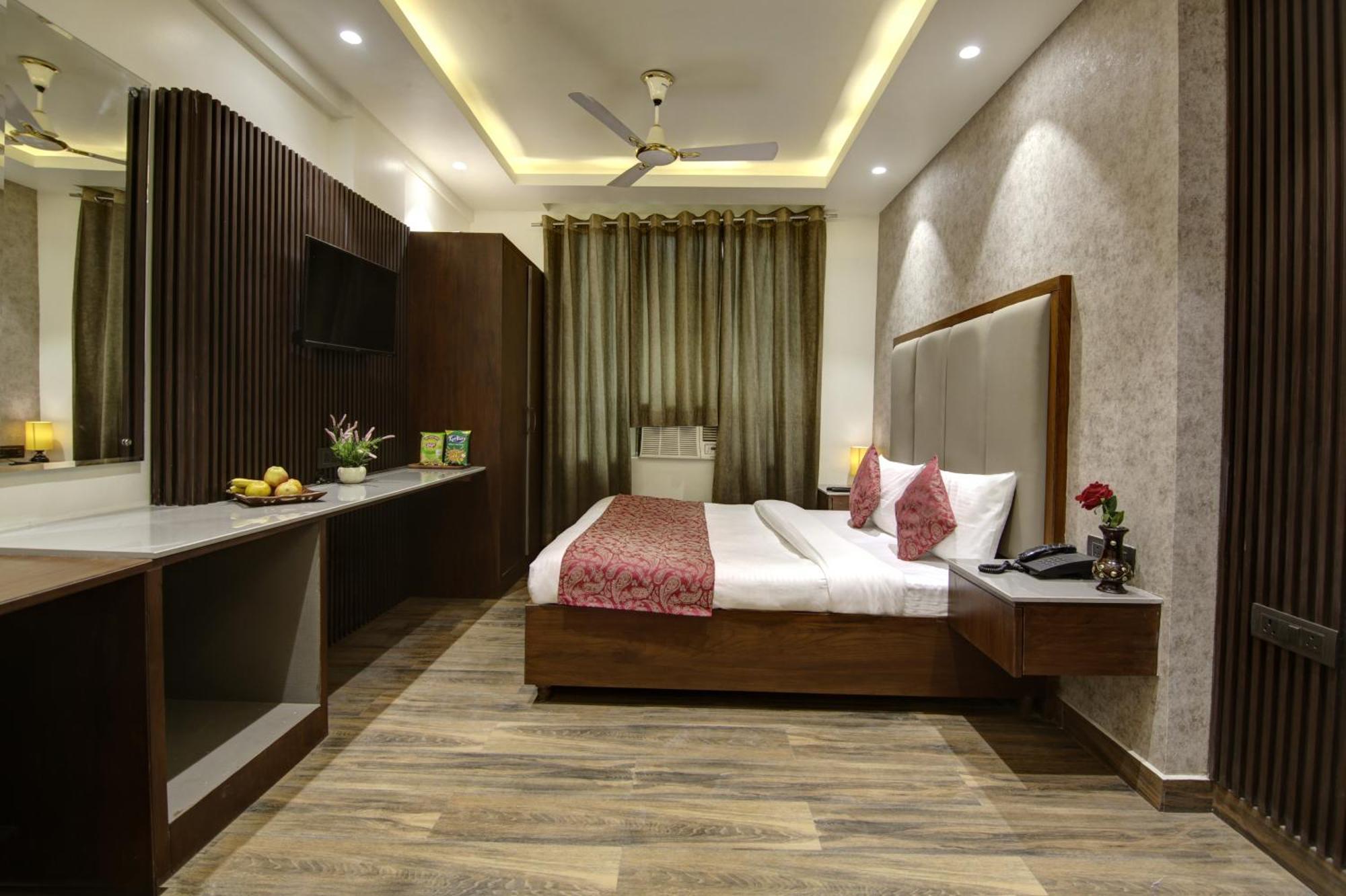 Hotel Kashish Plaza - 5 Mins From Metro Station Delhi  Exterior photo