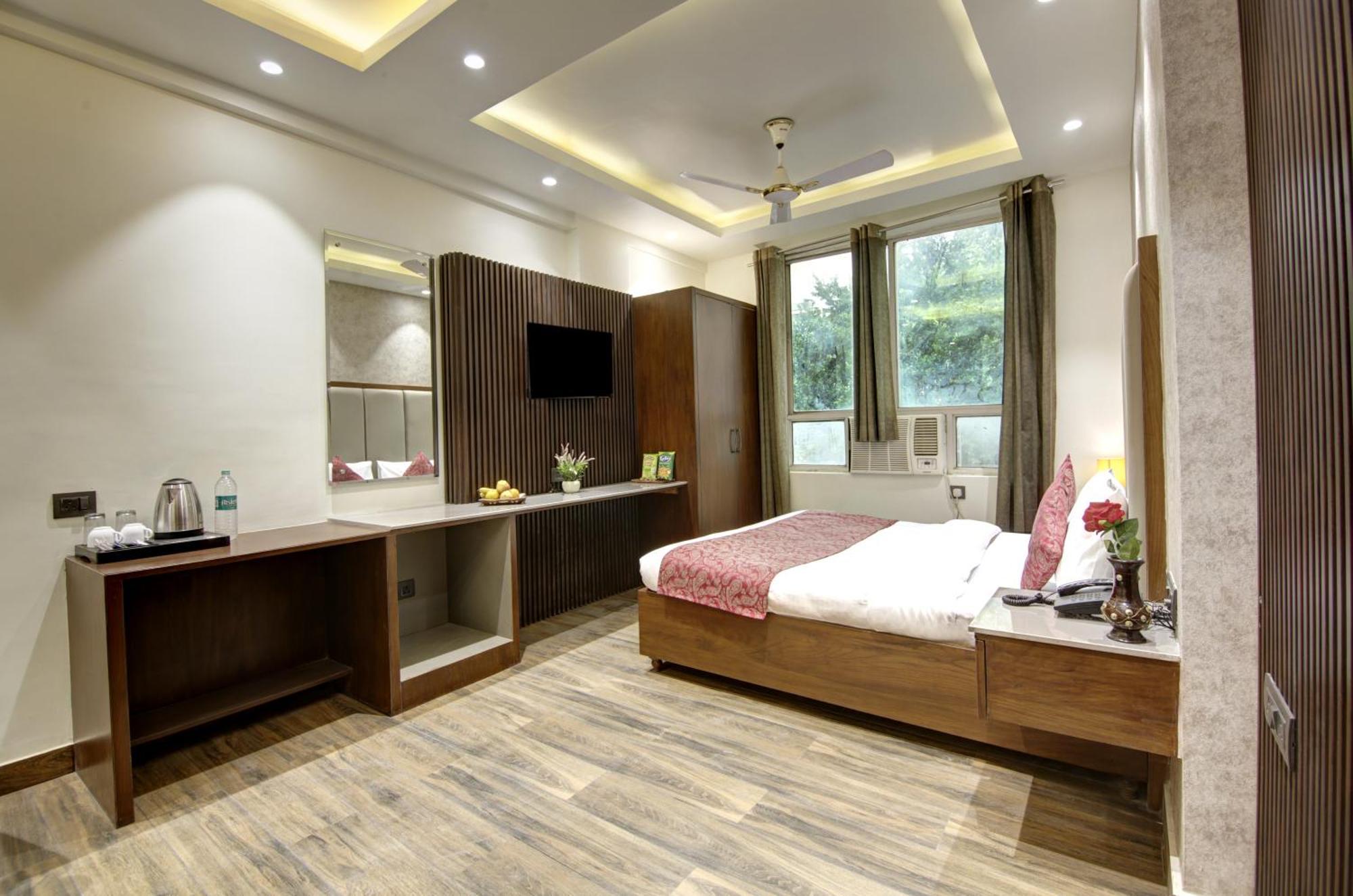 Hotel Kashish Plaza - 5 Mins From Metro Station Delhi  Exterior photo