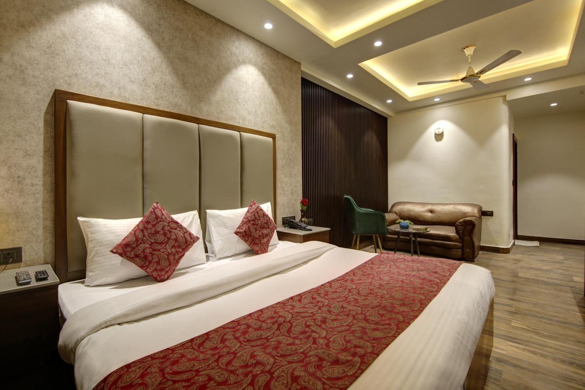 Hotel Kashish Plaza - 5 Mins From Metro Station Delhi  Exterior photo