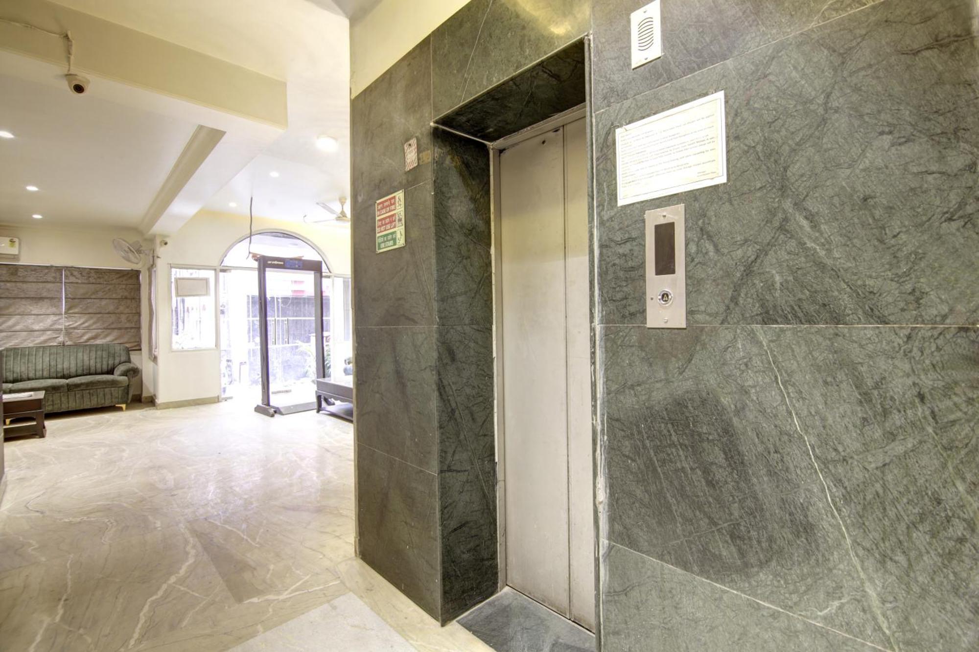 Hotel Kashish Plaza - 5 Mins From Metro Station Delhi  Exterior photo
