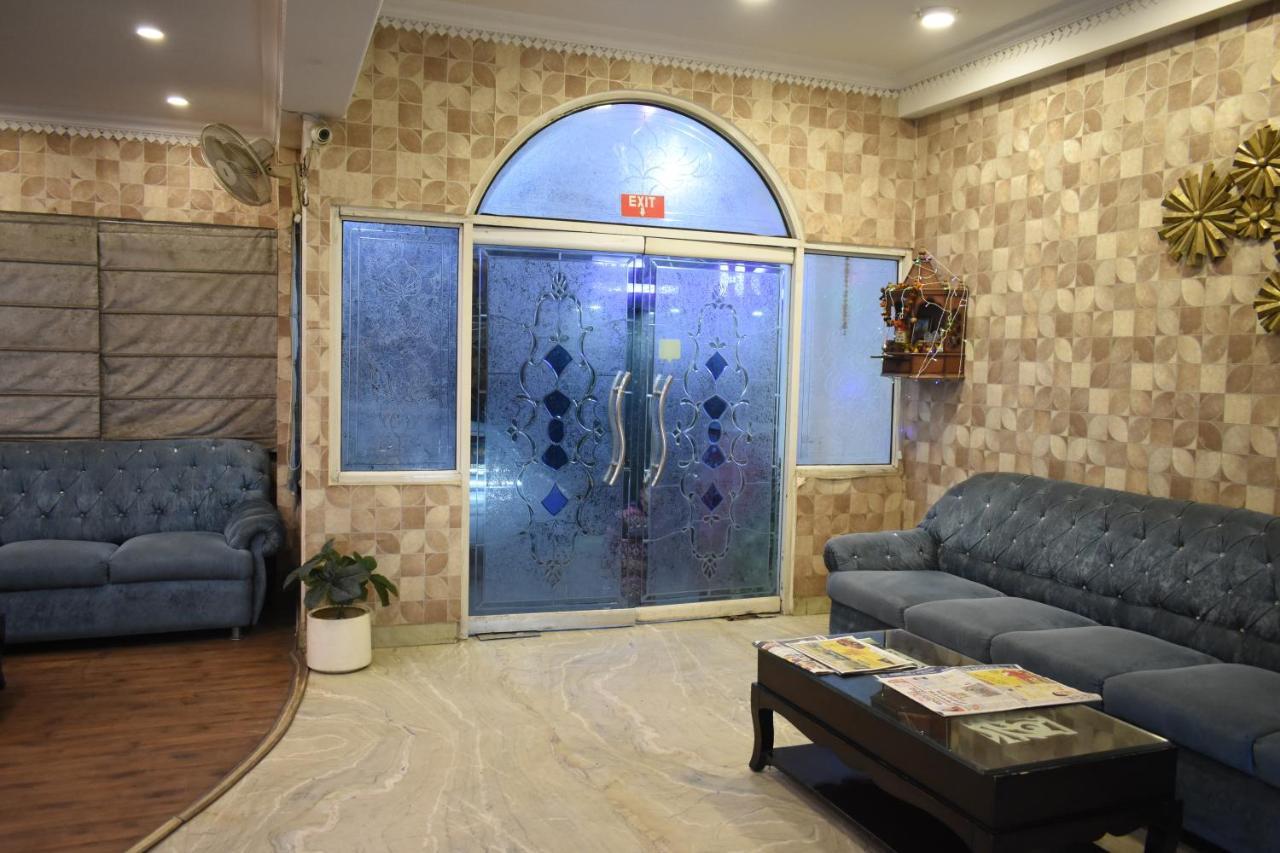 Hotel Kashish Plaza - 5 Mins From Metro Station Delhi  Exterior photo